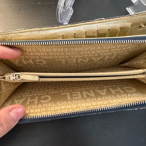 Authentic Chanel Denim Wallet, full inclusion with COA! - Picture 6 of 16